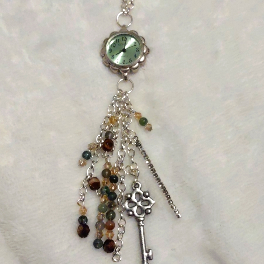 💚Clock Necklace